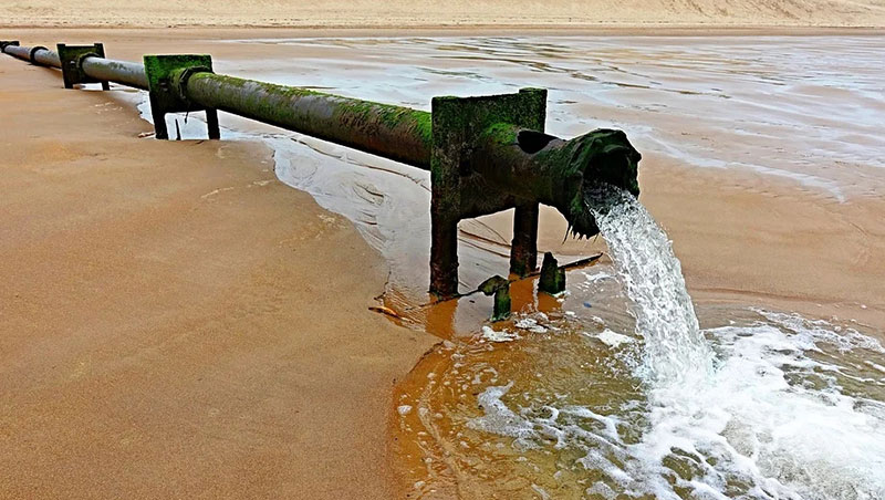 每年160多億噸工業污水偷排 健全環境監管體系刻不容緩 每年160多億噸工業污水偷排 健全環境監管體系刻不容緩